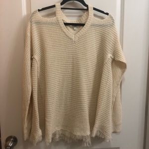 Cream cold shoulder sweater. boutique. S.